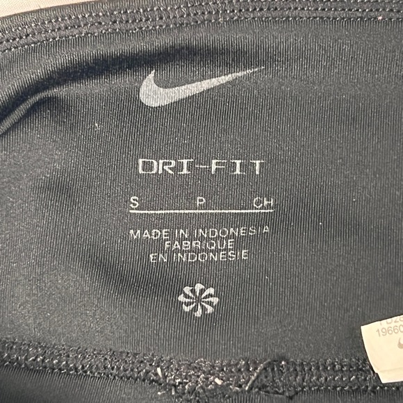 Nike Dri Fit Girls Black Athletic Leggings Size S Pockets Workout Gym Pants - Picture 3 of 6